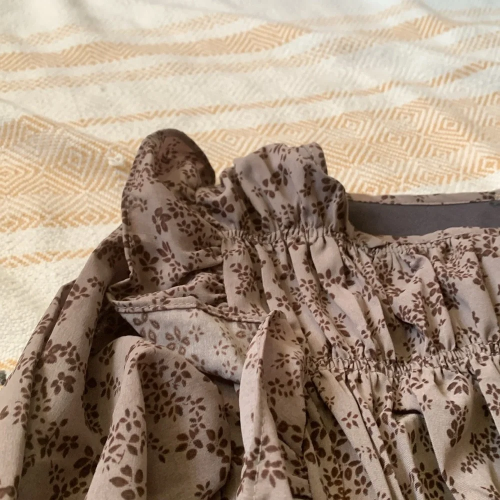 Floral Ruffle Blouse - Brown - Picture 8 of 16